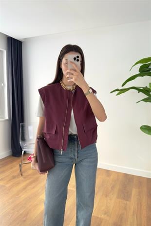 Kesina Bordo Fermuarlı Cepli Yelek