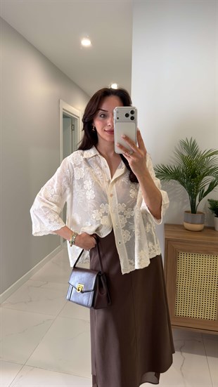 Kitors Krem Yonca İşleme Detaylı İthal Gömlek