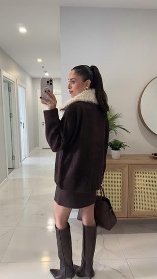 Konre Acı Kahve Kürk Yakalı Şardonlu Hırka