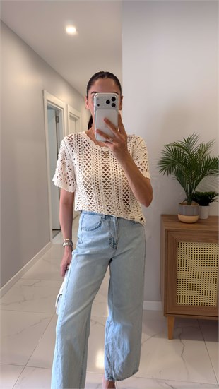 Leos Krem İşleme Detaylı Bluz