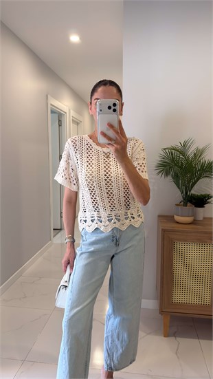 Leos Krem İşleme Detaylı Bluz
