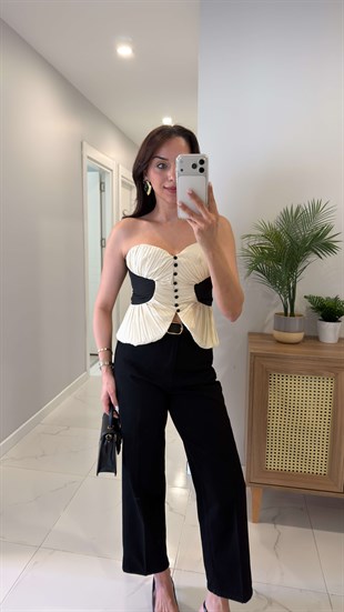 Lercana Ekru Siyah Düğme Detaylı Korse Bluz