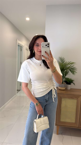 Letra Ekru Büzgü Detaylı Tişört