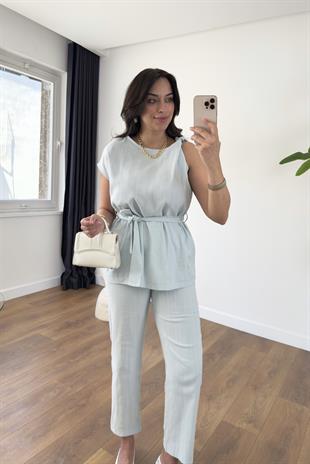 Linda Mavi Omuzu Burmalı Kuşaklı Bluz Pantolon Takım