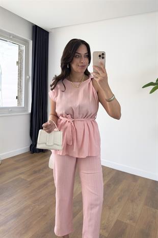 Linda Pembe Omuzu Burmalı Kuşaklı Bluz Pantolon Takım