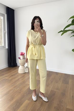 Linda Sarı Omuzu Burmalı Kuşaklı Bluz Pantolon Takım