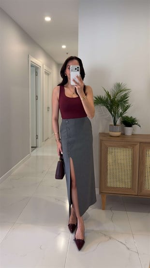 Linna Gri Yandan Düğmeli Arkası Yırtmaçlı Etek