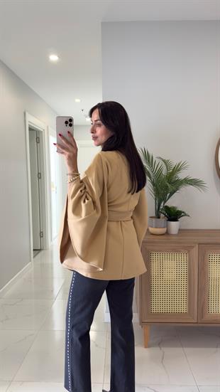 Luffy Camel Kuşaklı Kaşe Panço