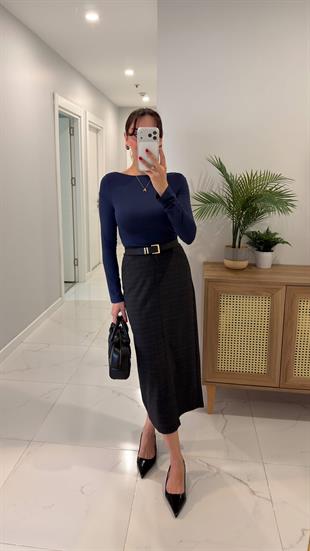 MD Swera Lacivert Çizgili Etek