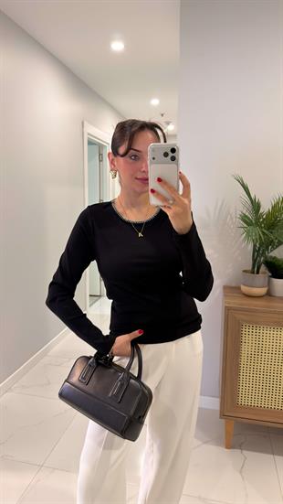 MD Vetra Siyah Yakası İşleme Detaylı Bluz