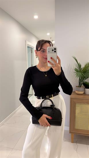 MD Vetra Siyah Yakası İşleme Detaylı Bluz
