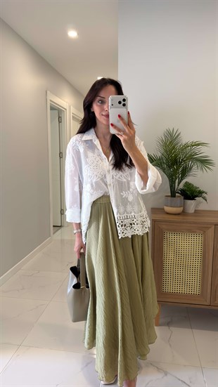 Melly Ekru Etek Ucu Çiçek İşleme Detaylı İthal Gömlek