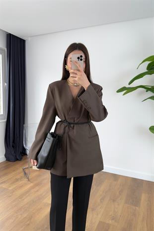 Meslan Acı Kahve Kruvaze Yaka Kemerli Blazer Ceket
