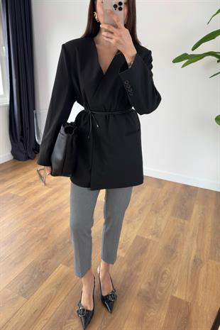 Meslan Siyah Kruvaze Yaka Kemerli Blazer Ceket