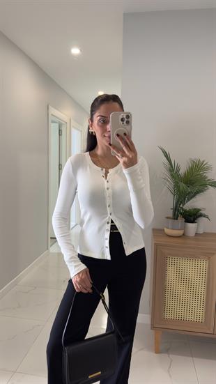 Mesta Beyaz Düğmeli Bluz