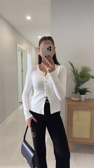 Mesta Beyaz Düğmeli Bluz