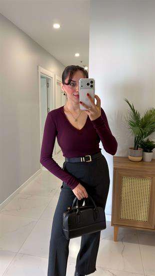 Metra Mürdüm V Yaka Dantelli Bluz