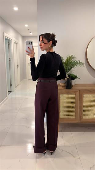 Mollandra Mürdüm Paça Detaylı Kemerli Pantolon