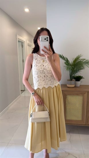 Mona Taş İşleme Detaylı Bluz