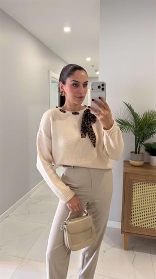 Montana Vanilya Yakası Fularlı Triko