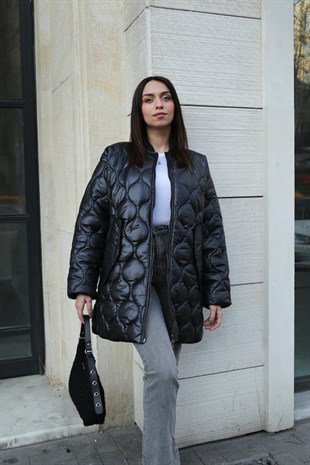 Siyah Önü Cepli Kapitone Mont