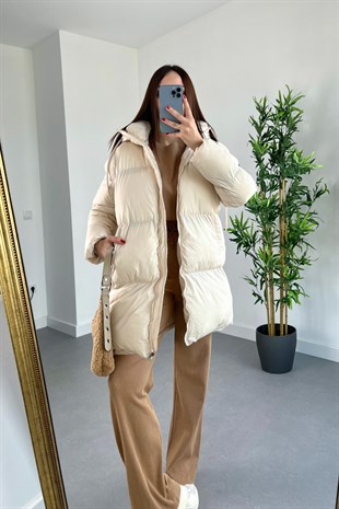 Taş Kapüşonlu İçi Dolgulu Şişme Mont