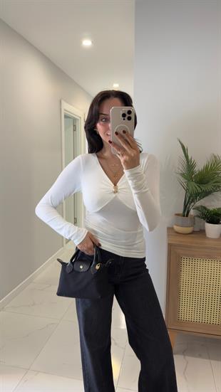 Moste Ekru Yakası Gold Toka Detaylı Bluz