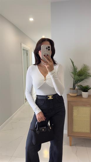 Moste Ekru Yakası Gold Toka Detaylı Bluz