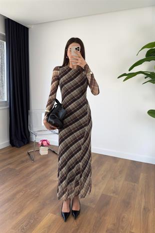 Mulena Kahve Bej Desenli Maxi Boy Elbise
