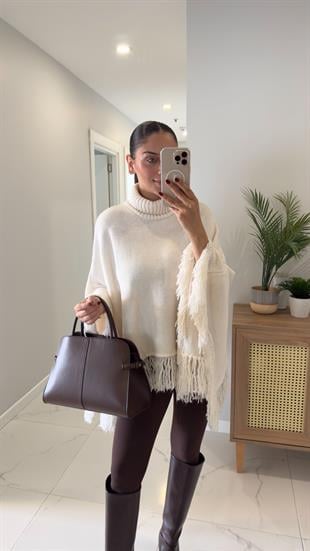 Nensa Krem Püsküllü Boğazlı Triko