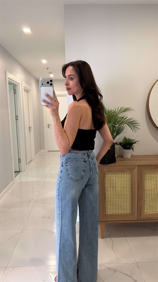 Nullas Siyah Halter Yaka Toka Detaylı Bluz