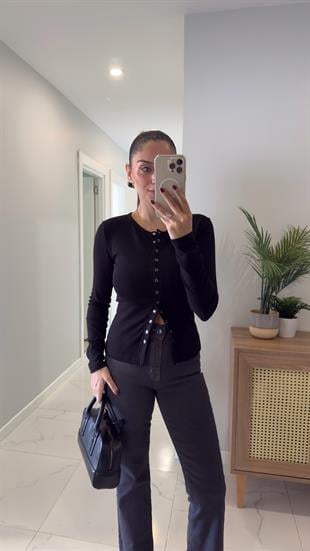 Nus Siyah Çıtçıtlı Bluz