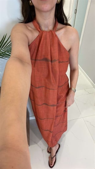 Ortre Turuncu Halter Yaka Desenli Elbise