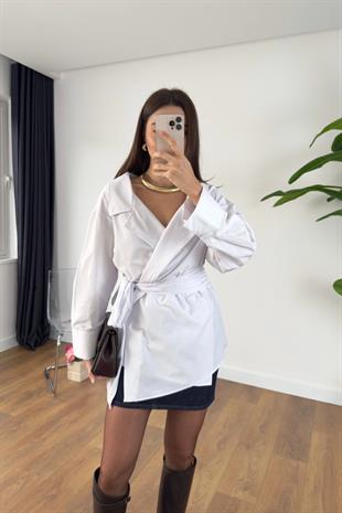 Oslan Beyaz Kuşaklı Poplin Gömlek