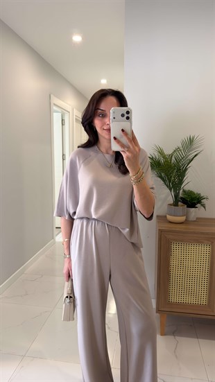 Oysh Virasta Taş Dikiş Detaylı Bluz Pantolon Takım