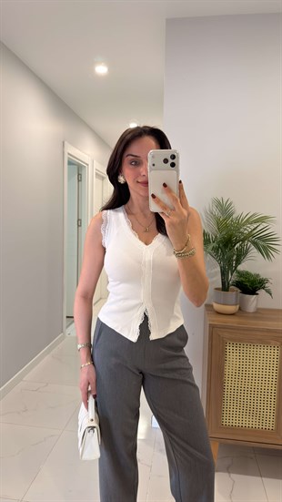 Pelowsy Açık Ekru Dantelli Bluz