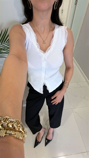 Pelowsy Beyaz Dantelli Bluz