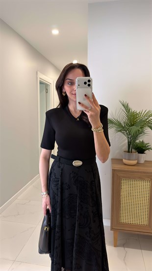 Peritta Siyah Vatkalı Çıtçıtlı Bluz