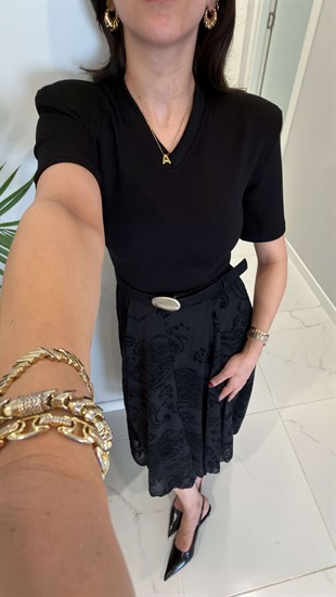 Peritta Siyah Vatkalı Çıtçıtlı Bluz