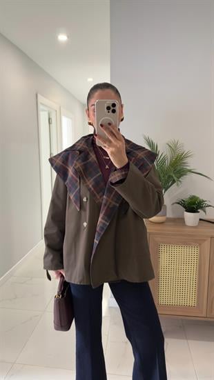 Polin Haki Pelerinli Çift Taraflı Ekoseli Trençkot