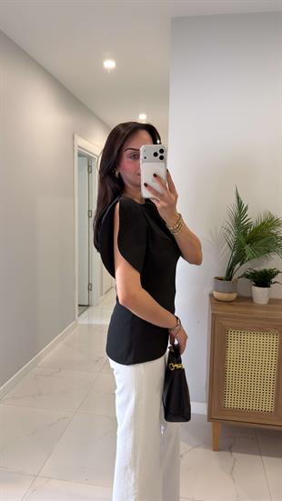 Pusla Siyah Kol Detaylı Bluz