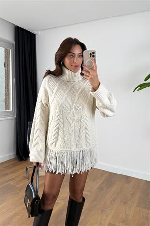 Qusen Ekru Boğazlı Püskül Detaylı Triko