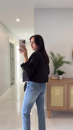 Ramya Siyah Düğme Detaylı Ceket