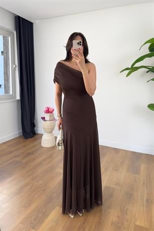 Rany Acı Kahve Tek Omuz Detaylı Astarlı Tül Elbise