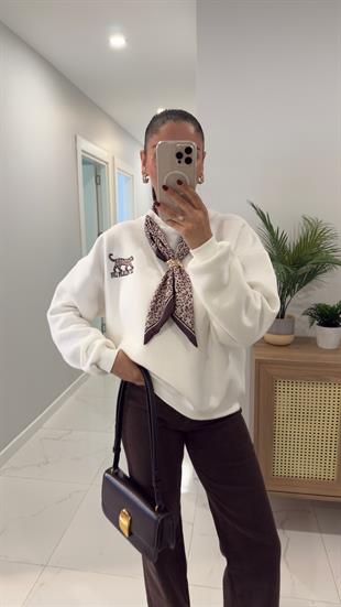 Ravix Ekru Gold Toka Detaylı Fularlı Sweat