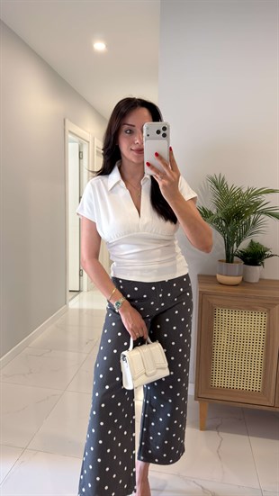 Rilla Açık Ekru Polo Yaka Beli Büzgülü Tişört