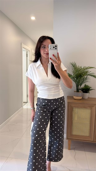 Rilla Açık Ekru Polo Yaka Beli Büzgülü Tişört