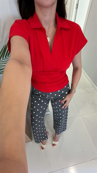 Rilla Kırmızı Polo Yaka Beli Büzgülü Tişört