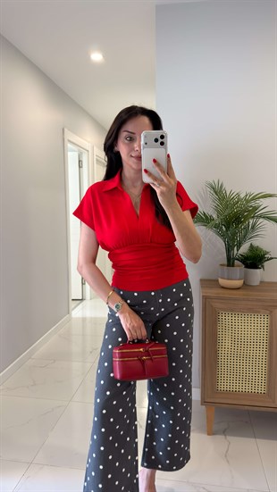 Rilla Kırmızı Polo Yaka Beli Büzgülü Tişört