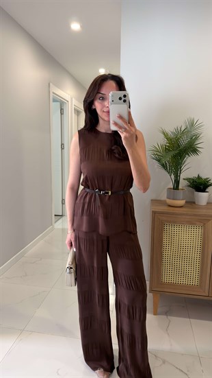Roswe Kahve Kemerli Kolsuz Bluz Pantolon Takım